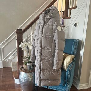 CANADA GOOSE Women's Grey  Puffer Coat